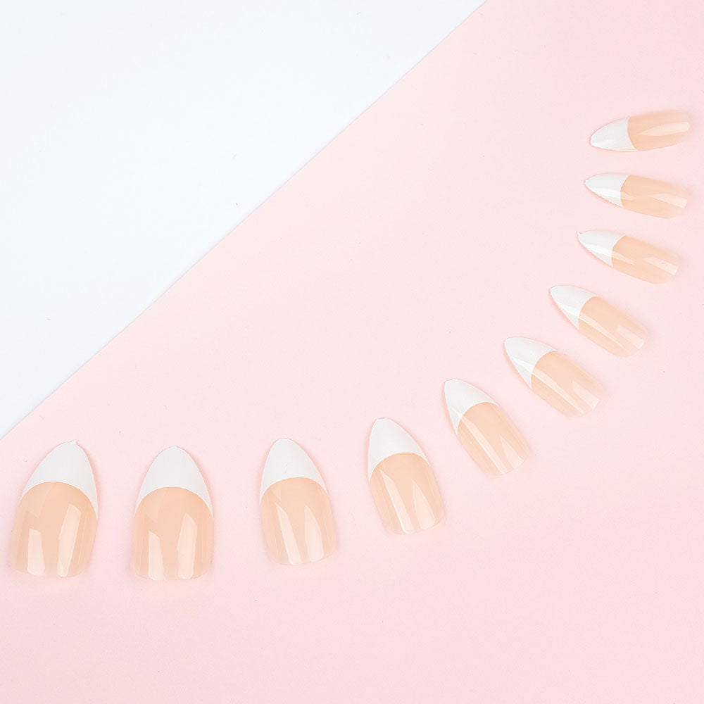 أظافر إنفوج الفرنسية الوردية بشكل بيضاوي مظهر طبيعي أنيق