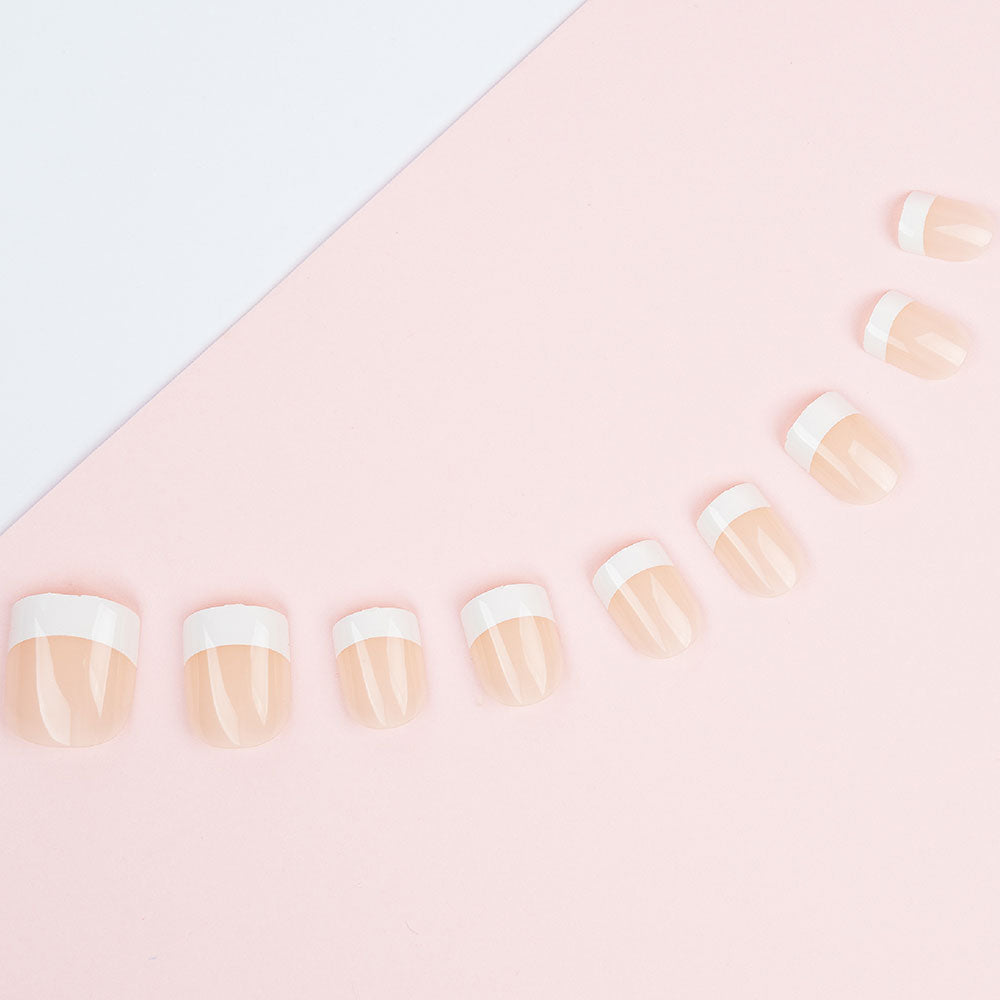 أظافر إنفوج فرنش وردي بشكل مربع – مانيكير كلاسيكي ناعم