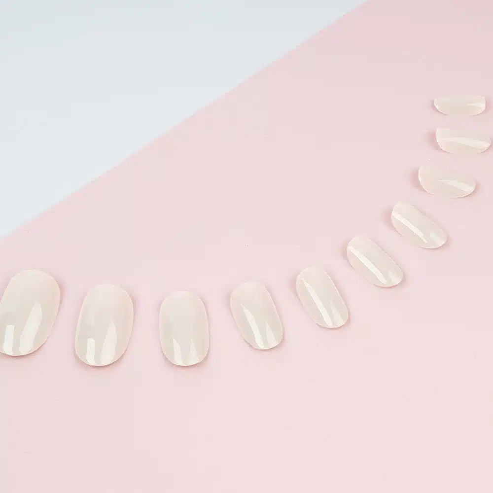 INVOGUE-COLOURED CLASSIC NUDE-NAILS
